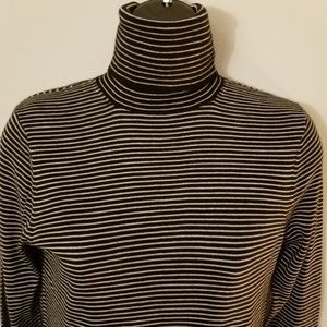 Ann Taylor black and white turtleneck